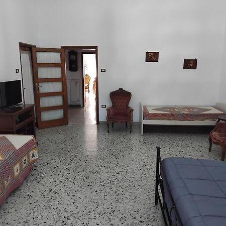 A Casa Di Adele Bed & Breakfast กาแซร์ตา ภายนอก รูปภาพ