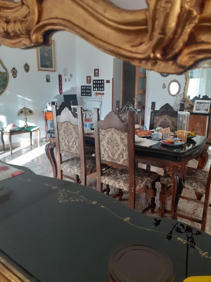 A Casa Di Adele Bed & Breakfast กาแซร์ตา ภายนอก รูปภาพ